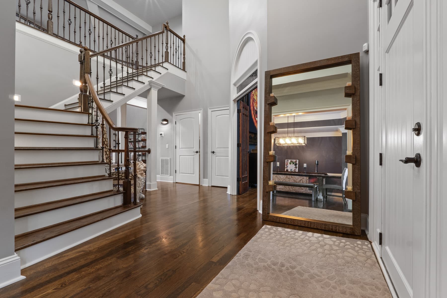 Foyer — photo 1