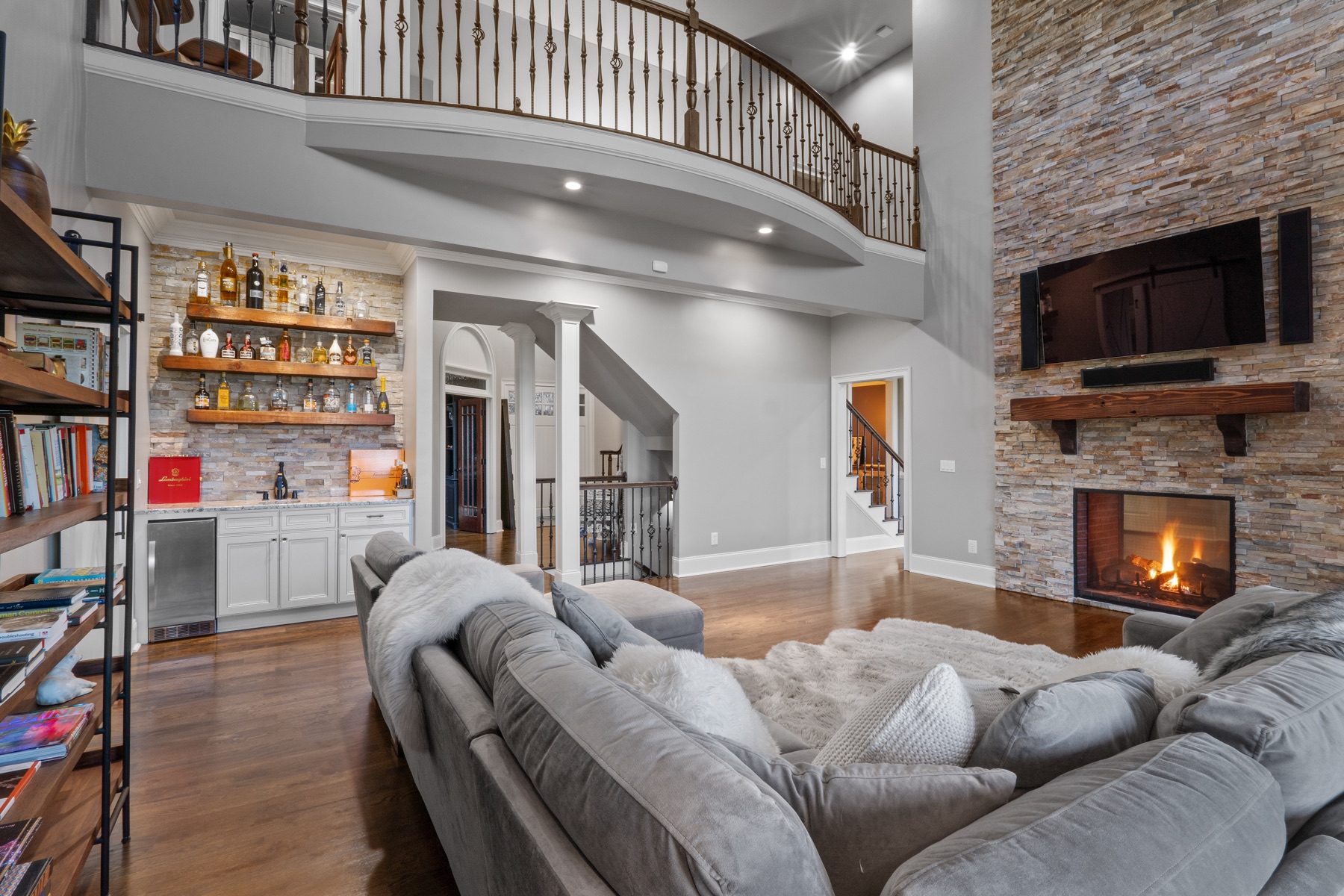 Great Room — photo 1